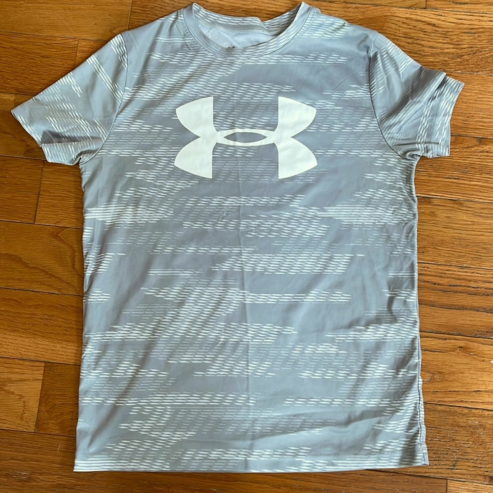 Under Armour Boy L shirts